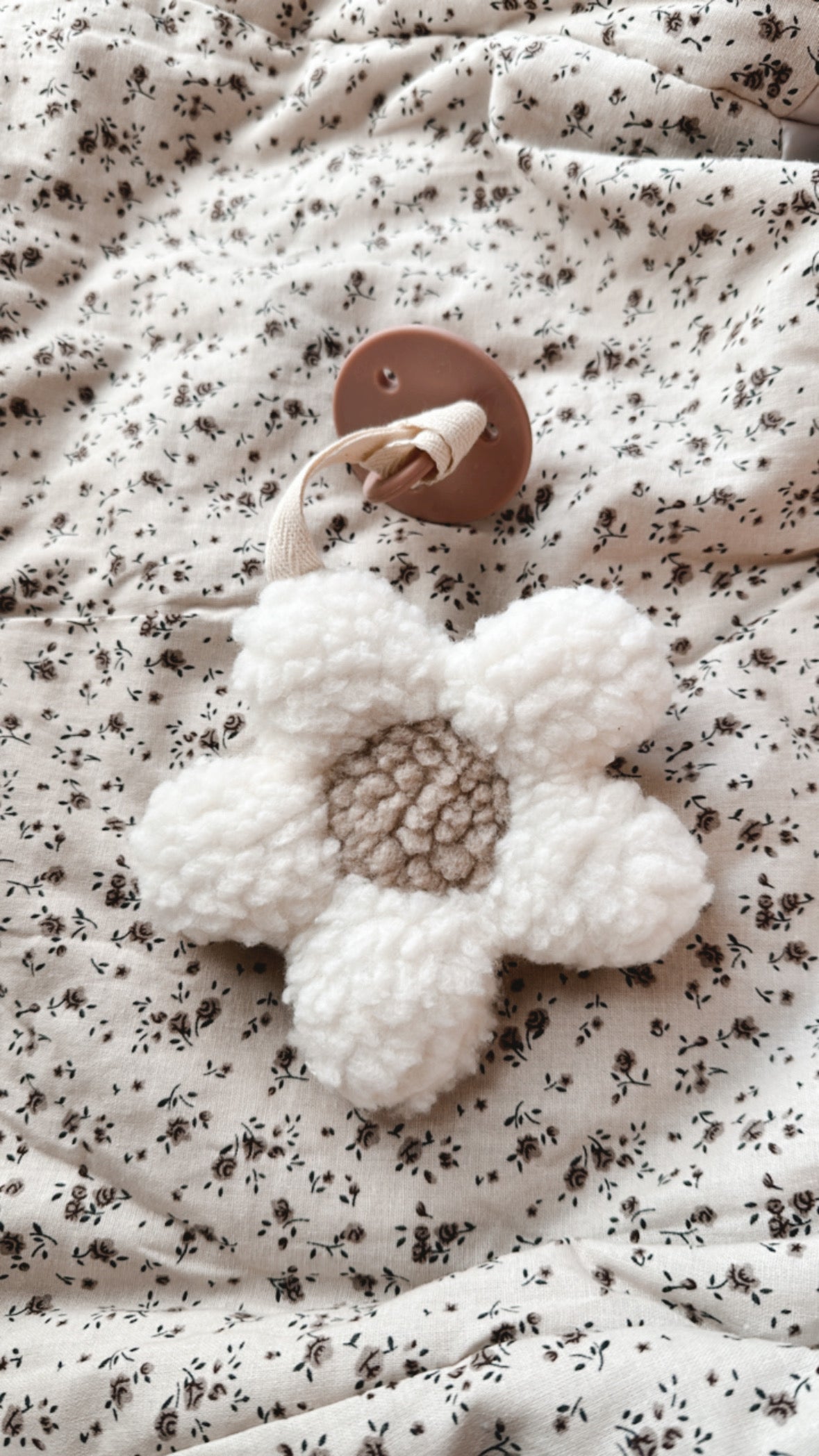 PACIFIER HOLDER | FLOWER