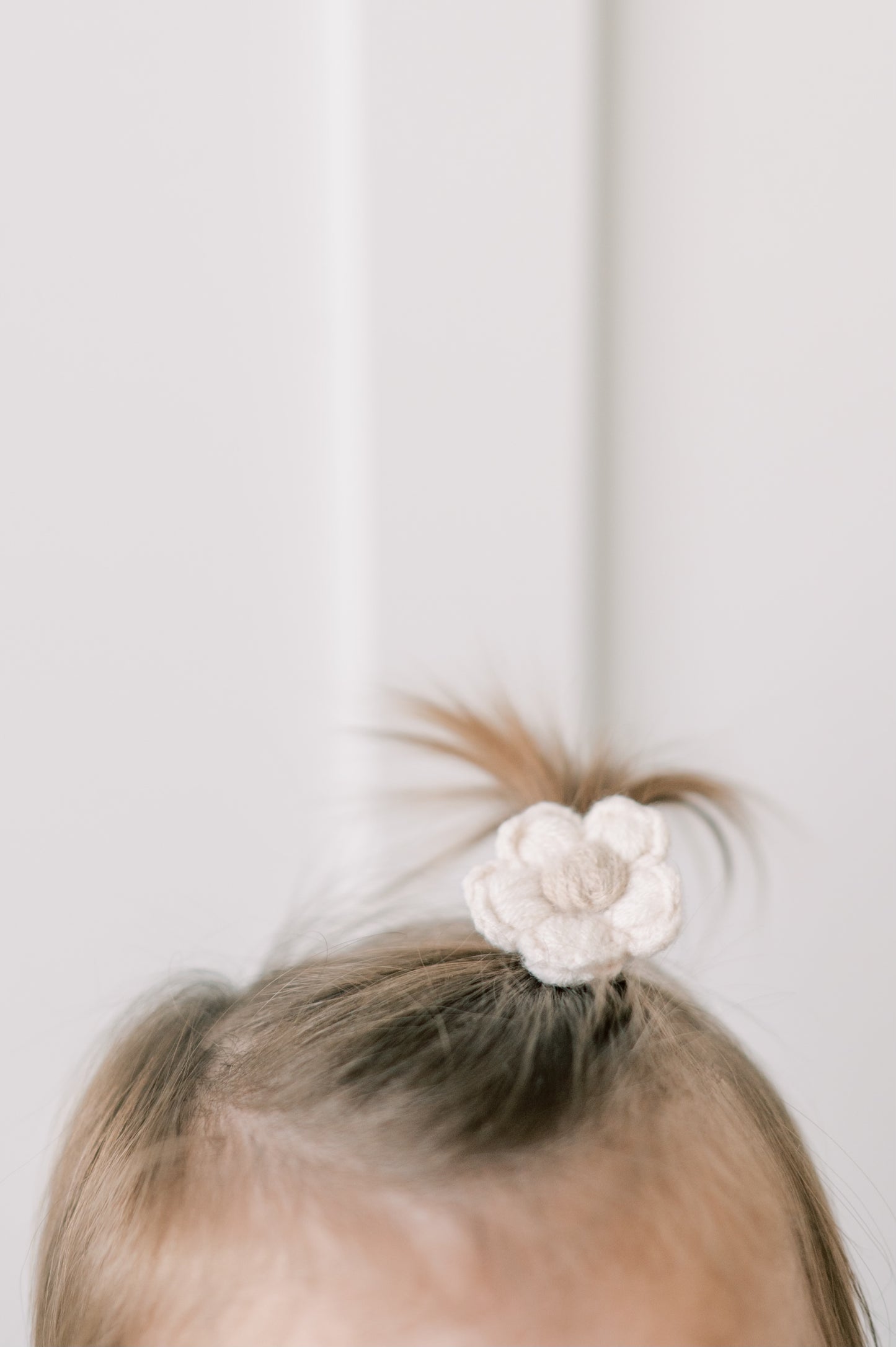 CROCHETED FLOWER TIE | DAISY